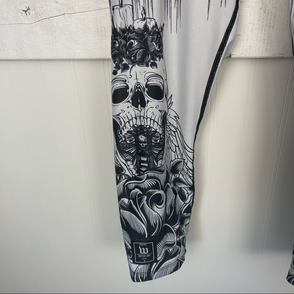 WATTIE INK Skull Cropped Runner Tights - Picture 2 of 4